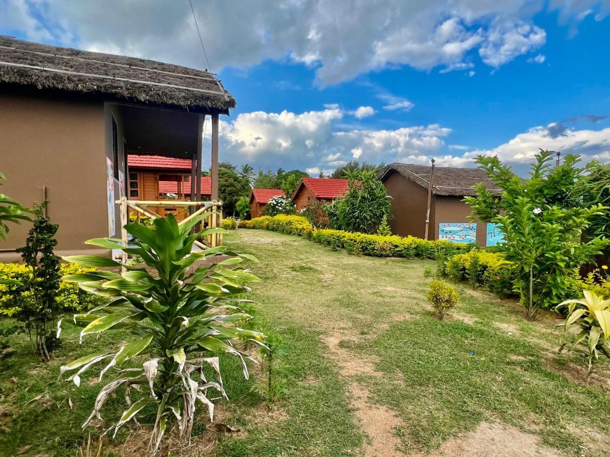 Leo Wodden Resort Hampi Exterior foto