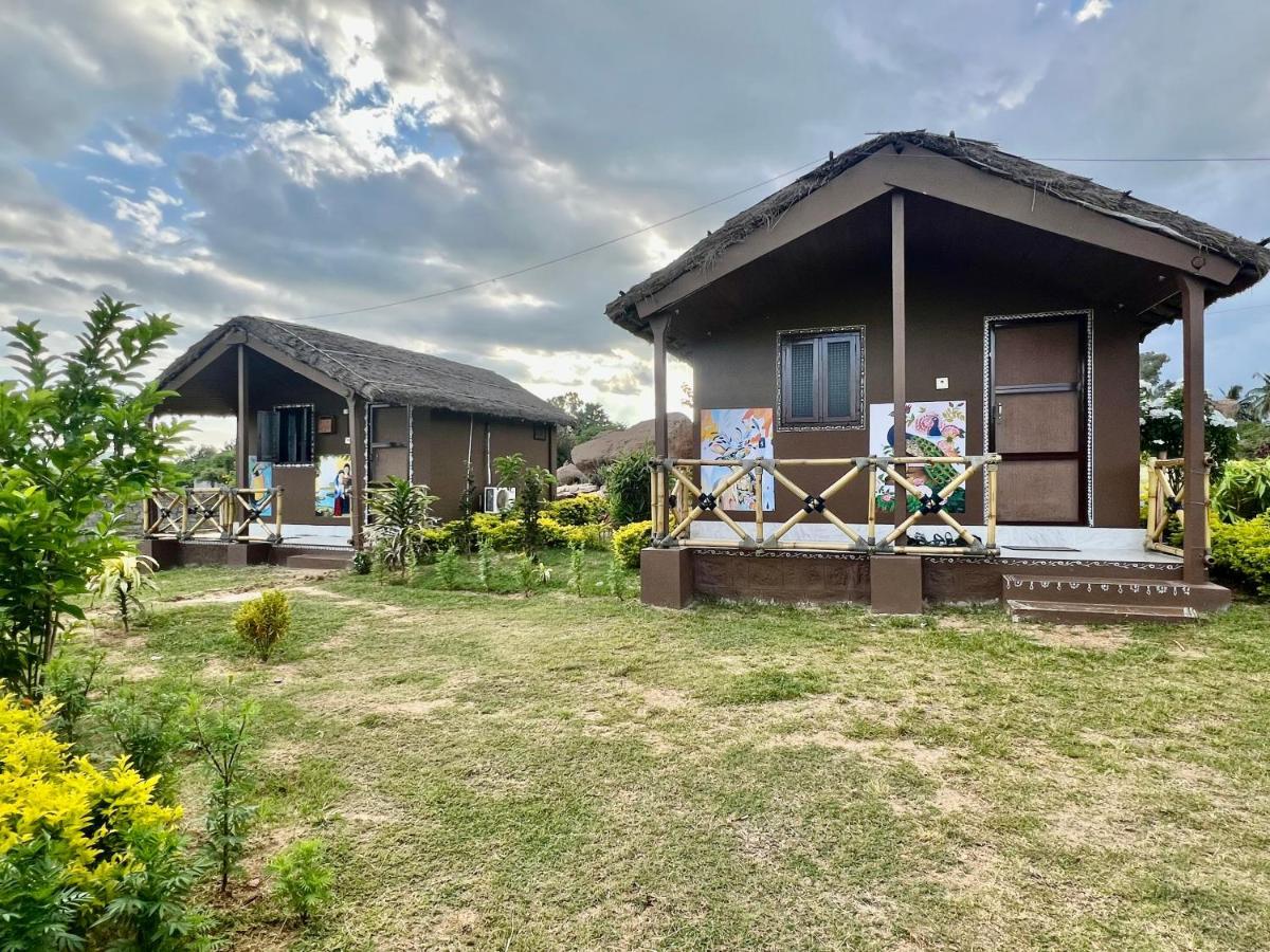 Leo Wodden Resort Hampi Exterior foto